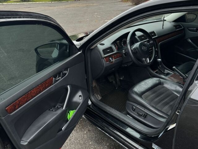 Черный Фольксваген Пассат, объемом двигателя 2.5 л и пробегом 388 тыс. км за 8900 $, фото 2 на Automoto.ua