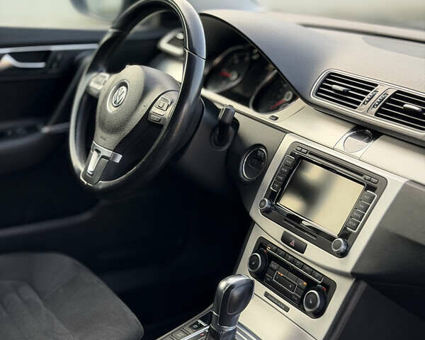 Чорний Фольксваген Пассат, об'ємом двигуна 1.97 л та пробігом 269 тис. км за 12799 $, фото 30 на Automoto.ua