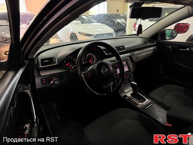 Черный Фольксваген Пассат, объемом двигателя 1.8 л и пробегом 196 тыс. км за 8900 $, фото 8 на Automoto.ua