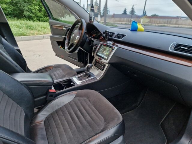 Чорний Фольксваген Пассат, об'ємом двигуна 2 л та пробігом 170 тис. км за 10999 $, фото 5 на Automoto.ua