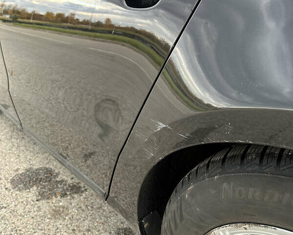 Черный Фольксваген Пассат, объемом двигателя 1.6 л и пробегом 248 тыс. км за 10000 $, фото 18 на Automoto.ua