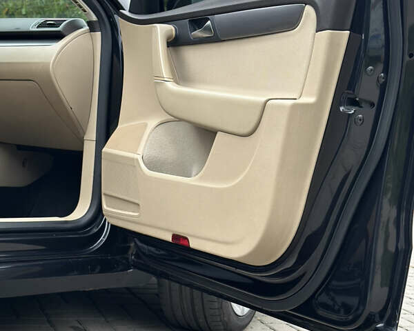 Черный Фольксваген Пассат, объемом двигателя 1.97 л и пробегом 276 тыс. км за 9650 $, фото 23 на Automoto.ua