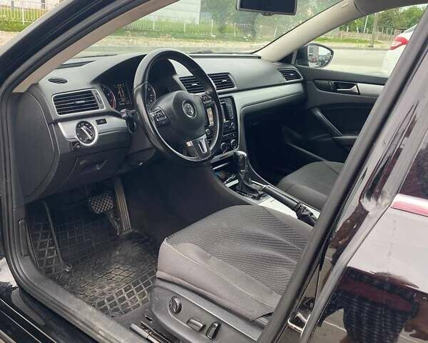 Черный Фольксваген Пассат, объемом двигателя 2.5 л и пробегом 282 тыс. км за 10800 $, фото 8 на Automoto.ua