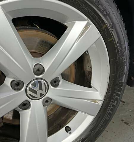 Черный Фольксваген Пассат, объемом двигателя 2.48 л и пробегом 209 тыс. км за 10000 $, фото 8 на Automoto.ua