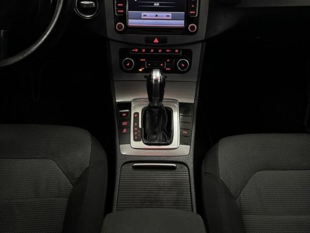 Чорний Фольксваген Пассат, об'ємом двигуна 1.8 л та пробігом 196 тис. км за 8900 $, фото 12 на Automoto.ua