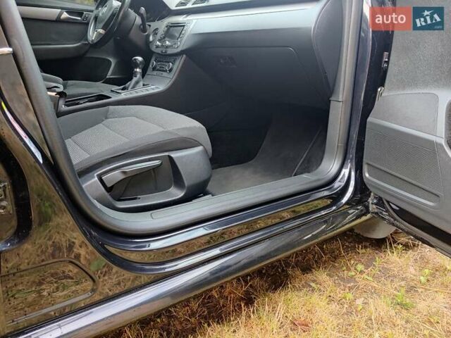 Черный Фольксваген Пассат, объемом двигателя 1.97 л и пробегом 289 тыс. км за 9999 $, фото 18 на Automoto.ua