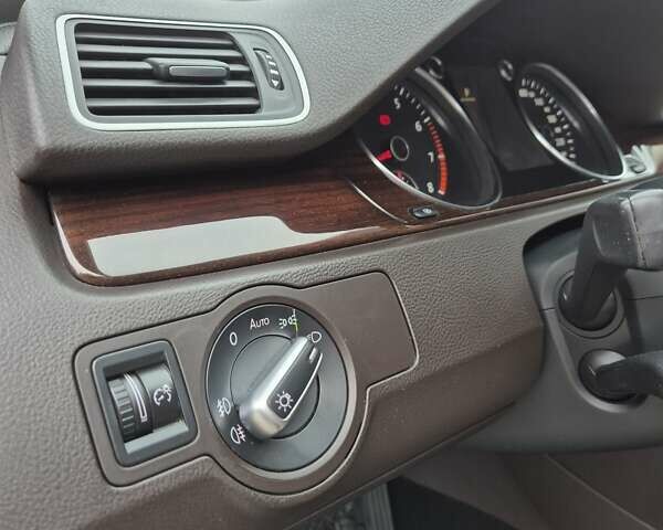 Черный Фольксваген Пассат, объемом двигателя 1.8 л и пробегом 198 тыс. км за 10999 $, фото 27 на Automoto.ua