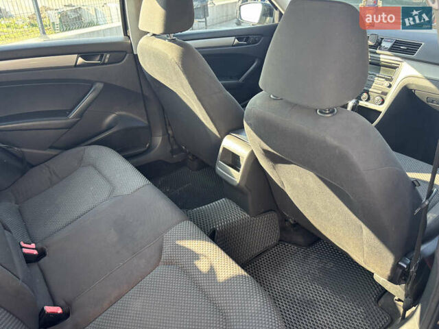 Черный Фольксваген Пассат, объемом двигателя 2.5 л и пробегом 302 тыс. км за 7700 $, фото 20 на Automoto.ua