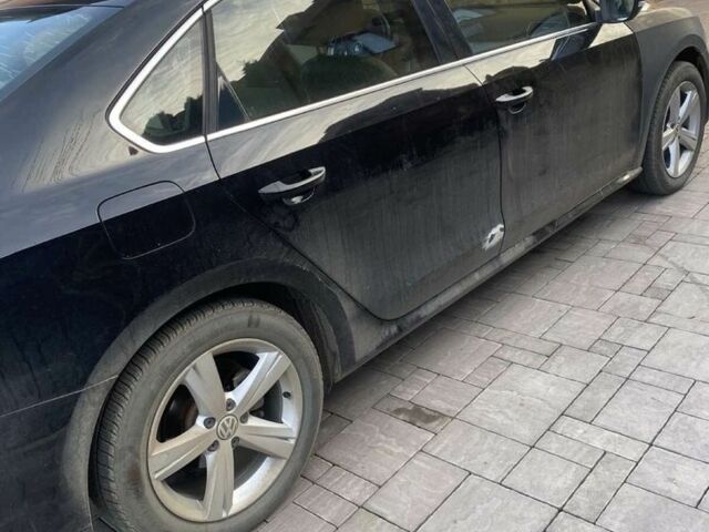 Черный Фольксваген Пассат, объемом двигателя 2.5 л и пробегом 190 тыс. км за 7500 $, фото 1 на Automoto.ua