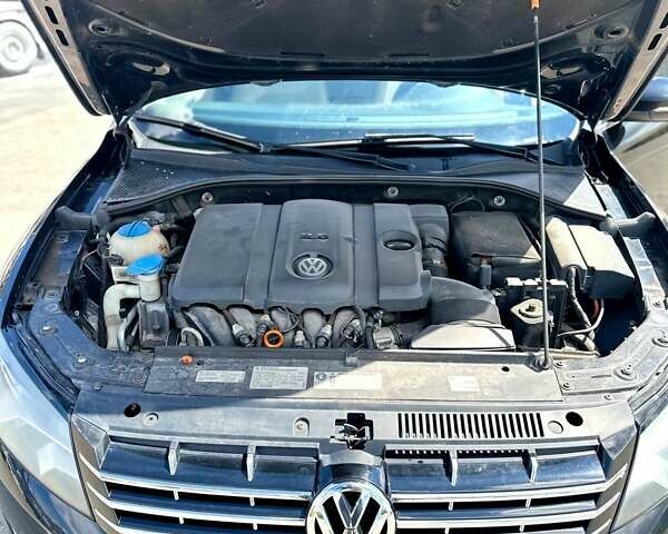 Черный Фольксваген Пассат, объемом двигателя 2.5 л и пробегом 240 тыс. км за 11400 $, фото 4 на Automoto.ua