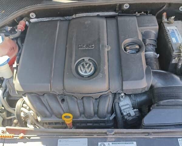 Черный Фольксваген Пассат, объемом двигателя 2.5 л и пробегом 193 тыс. км за 10400 $, фото 12 на Automoto.ua