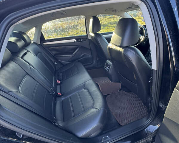 Фольксваген Пассат 2012 в Городке на Automoto.ua Черный Фольксваген Пассат, объемом двигателя 2.48 л и пробегом 288 тыс. км за 9300 $, фото 5 на Automoto.ua