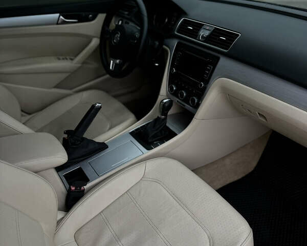 Черный Фольксваген Пассат, объемом двигателя 2.5 л и пробегом 174 тыс. км за 10500 $, фото 18 на Automoto.ua