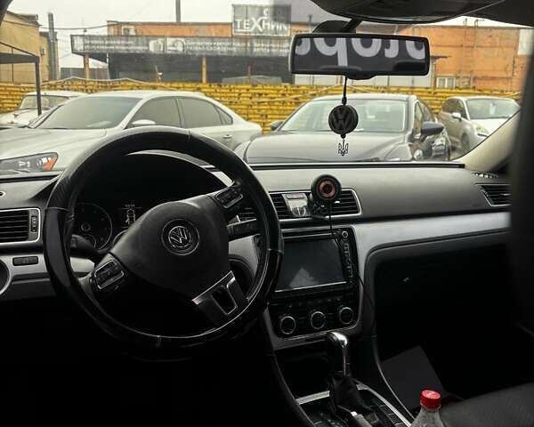 Черный Фольксваген Пассат, объемом двигателя 2.5 л и пробегом 246 тыс. км за 9690 $, фото 14 на Automoto.ua