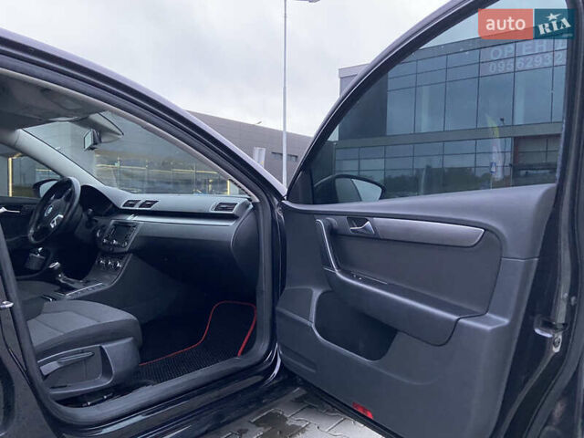 Черный Фольксваген Пассат, объемом двигателя 1.6 л и пробегом 208 тыс. км за 10900 $, фото 23 на Automoto.ua