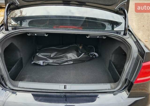 Черный Фольксваген Пассат, объемом двигателя 1.8 л и пробегом 193 тыс. км за 10700 $, фото 13 на Automoto.ua