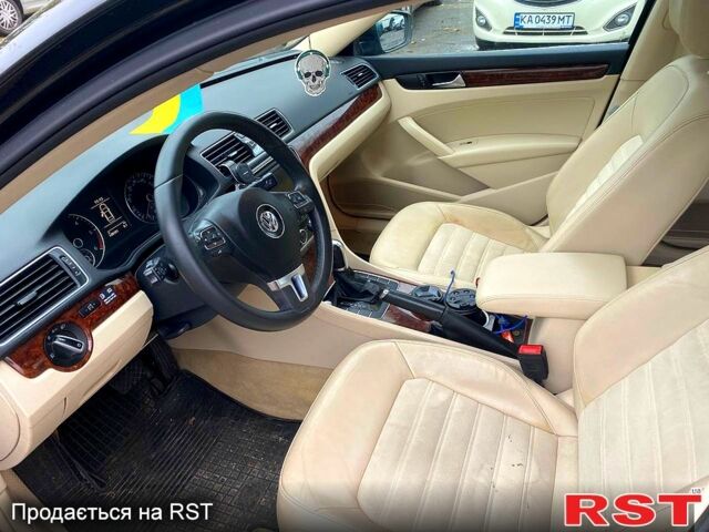 Черный Фольксваген Пассат, объемом двигателя 2 л и пробегом 165 тыс. км за 12000 $, фото 4 на Automoto.ua