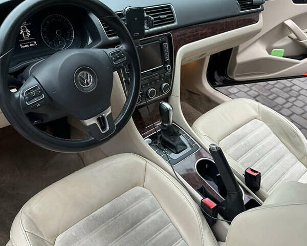 Черный Фольксваген Пассат, объемом двигателя 2 л и пробегом 139 тыс. км за 12000 $, фото 6 на Automoto.ua