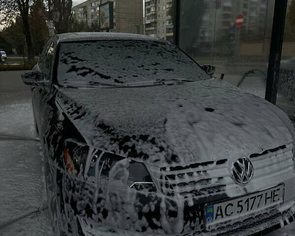 Черный Фольксваген Пассат, объемом двигателя 1.97 л и пробегом 240 тыс. км за 11600 $, фото 1 на Automoto.ua