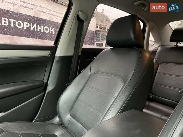 Чорний Фольксваген Пассат, об'ємом двигуна 2.5 л та пробігом 193 тис. км за 10500 $, фото 17 на Automoto.ua