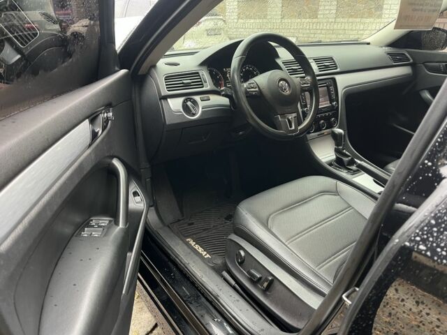 Черный Фольксваген Пассат, объемом двигателя 2.5 л и пробегом 193 тыс. км за 10500 $, фото 9 на Automoto.ua