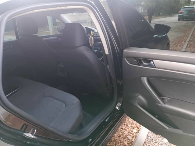 Черный Фольксваген Пассат, объемом двигателя 2.5 л и пробегом 229 тыс. км за 10350 $, фото 15 на Automoto.ua