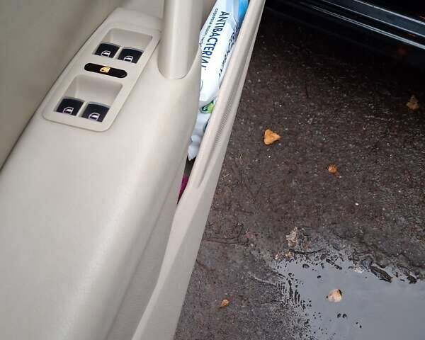 Черный Фольксваген Пассат, объемом двигателя 2.48 л и пробегом 183 тыс. км за 10500 $, фото 16 на Automoto.ua