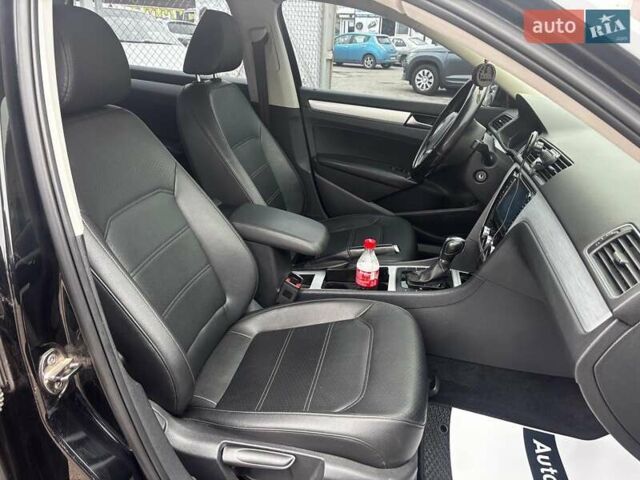 Черный Фольксваген Пассат, объемом двигателя 2.5 л и пробегом 246 тыс. км за 9690 $, фото 15 на Automoto.ua