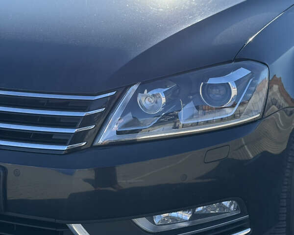 Чорний Фольксваген Пассат, об'ємом двигуна 2 л та пробігом 272 тис. км за 12999 $, фото 10 на Automoto.ua