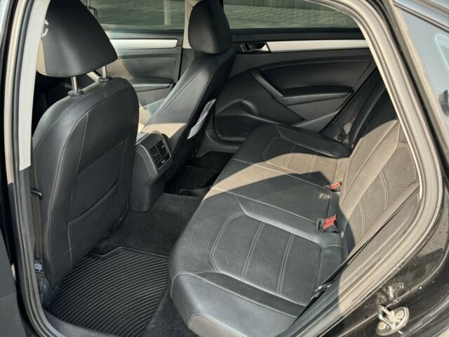 Чорний Фольксваген Пассат, об'ємом двигуна 2.5 л та пробігом 182 тис. км за 8600 $, фото 11 на Automoto.ua