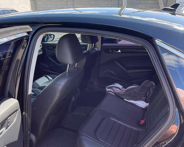 Чорний Фольксваген Пассат, об'ємом двигуна 2 л та пробігом 182 тис. км за 10500 $, фото 4 на Automoto.ua