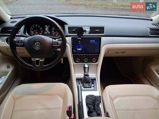 Черный Фольксваген Пассат, объемом двигателя 2.48 л и пробегом 183 тыс. км за 10500 $, фото 11 на Automoto.ua