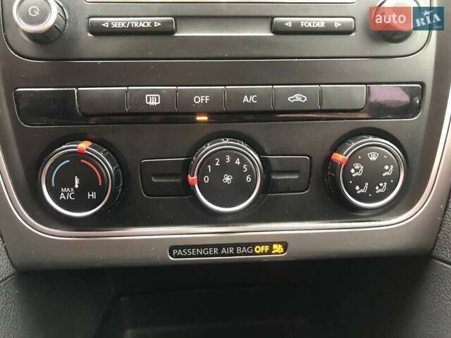 Черный Фольксваген Пассат, объемом двигателя 2.48 л и пробегом 329 тыс. км за 8790 $, фото 23 на Automoto.ua