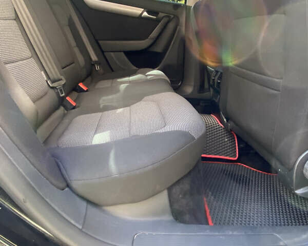 Черный Фольксваген Пассат, объемом двигателя 1.6 л и пробегом 208 тыс. км за 10900 $, фото 28 на Automoto.ua