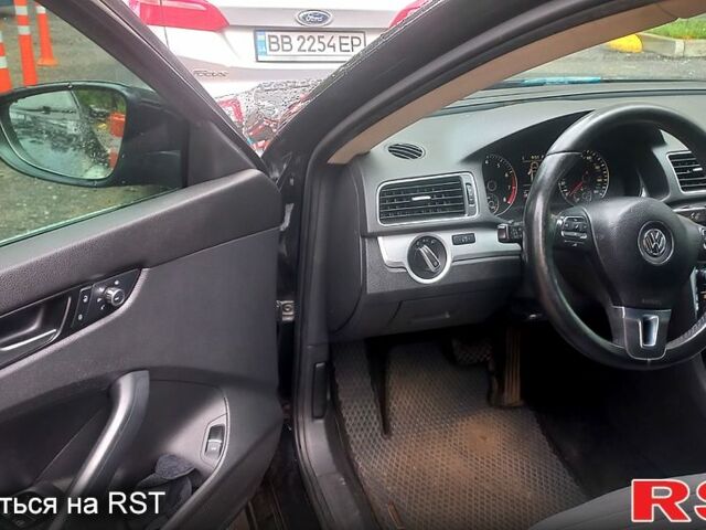 Черный Фольксваген Пассат, объемом двигателя 2.5 л и пробегом 288 тыс. км за 9300 $, фото 6 на Automoto.ua