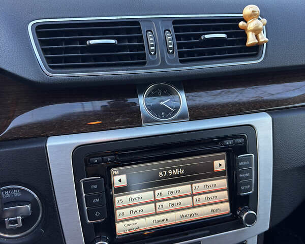 Черный Фольксваген Пассат, объемом двигателя 1.8 л и пробегом 180 тыс. км за 11200 $, фото 3 на Automoto.ua