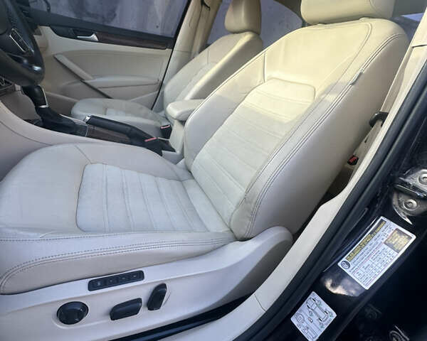 Черный Фольксваген Пассат, объемом двигателя 2.48 л и пробегом 260 тыс. км за 9800 $, фото 16 на Automoto.ua