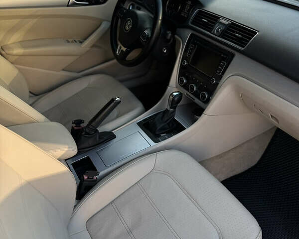 Чорний Фольксваген Пассат, об'ємом двигуна 2.5 л та пробігом 174 тис. км за 9900 $, фото 13 на Automoto.ua