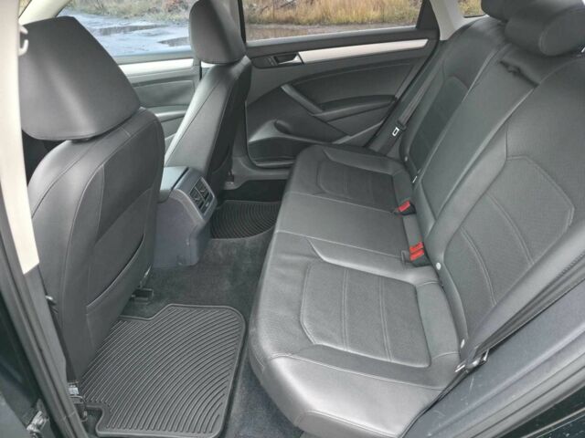 Чорний Фольксваген Пассат, об'ємом двигуна 2.5 л та пробігом 186 тис. км за 10200 $, фото 7 на Automoto.ua