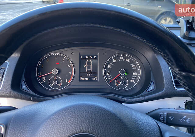 Черный Фольксваген Пассат, объемом двигателя 2.5 л и пробегом 248 тыс. км за 9100 $, фото 17 на Automoto.ua