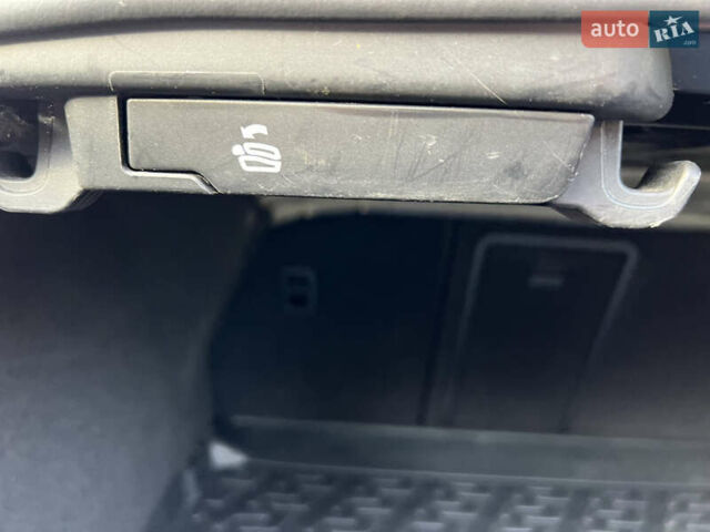 Черный Фольксваген Пассат, объемом двигателя 1.97 л и пробегом 228 тыс. км за 12000 $, фото 91 на Automoto.ua