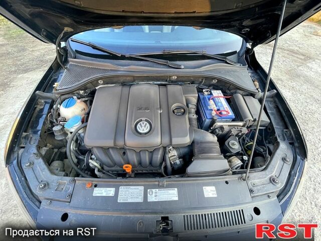 Черный Фольксваген Пассат, объемом двигателя 2.5 л и пробегом 201 тыс. км за 9900 $, фото 3 на Automoto.ua