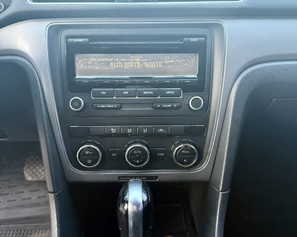 Черный Фольксваген Пассат, объемом двигателя 2.5 л и пробегом 247 тыс. км за 9200 $, фото 19 на Automoto.ua