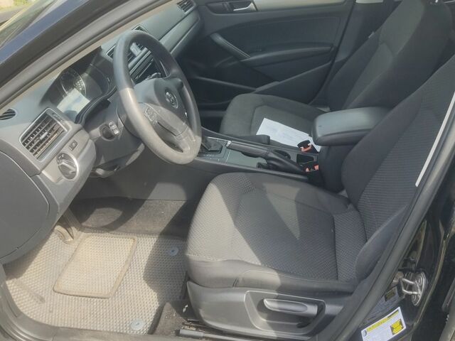 Черный Фольксваген Пассат, объемом двигателя 2.5 л и пробегом 215 тыс. км за 10200 $, фото 7 на Automoto.ua