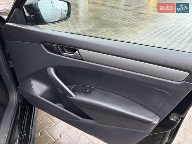 Черный Фольксваген Пассат, объемом двигателя 2.5 л и пробегом 302 тыс. км за 7700 $, фото 16 на Automoto.ua