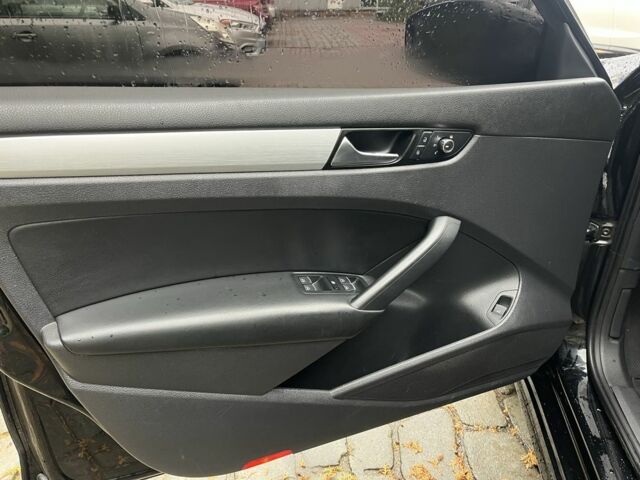 Черный Фольксваген Пассат, объемом двигателя 2.5 л и пробегом 193 тыс. км за 10500 $, фото 10 на Automoto.ua