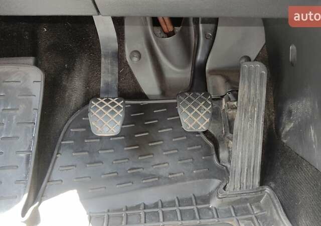 Черный Фольксваген Пассат, объемом двигателя 1.8 л и пробегом 197 тыс. км за 8750 $, фото 10 на Automoto.ua