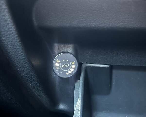 Чорний Фольксваген Пассат, об'ємом двигуна 2.5 л та пробігом 218 тис. км за 9700 $, фото 16 на Automoto.ua