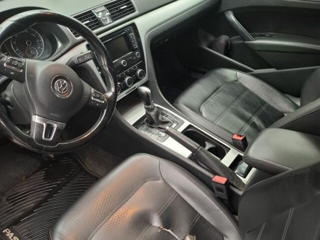 Черный Фольксваген Пассат, объемом двигателя 2.5 л и пробегом 219 тыс. км за 9500 $, фото 6 на Automoto.ua