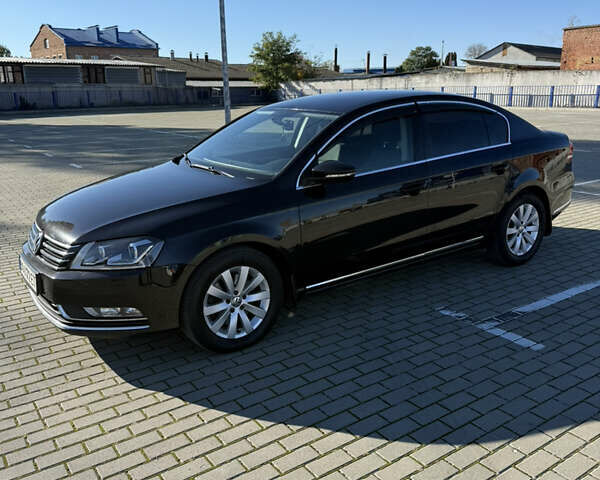 Чорний Фольксваген Пассат, об'ємом двигуна 2 л та пробігом 272 тис. км за 12999 $, фото 5 на Automoto.ua